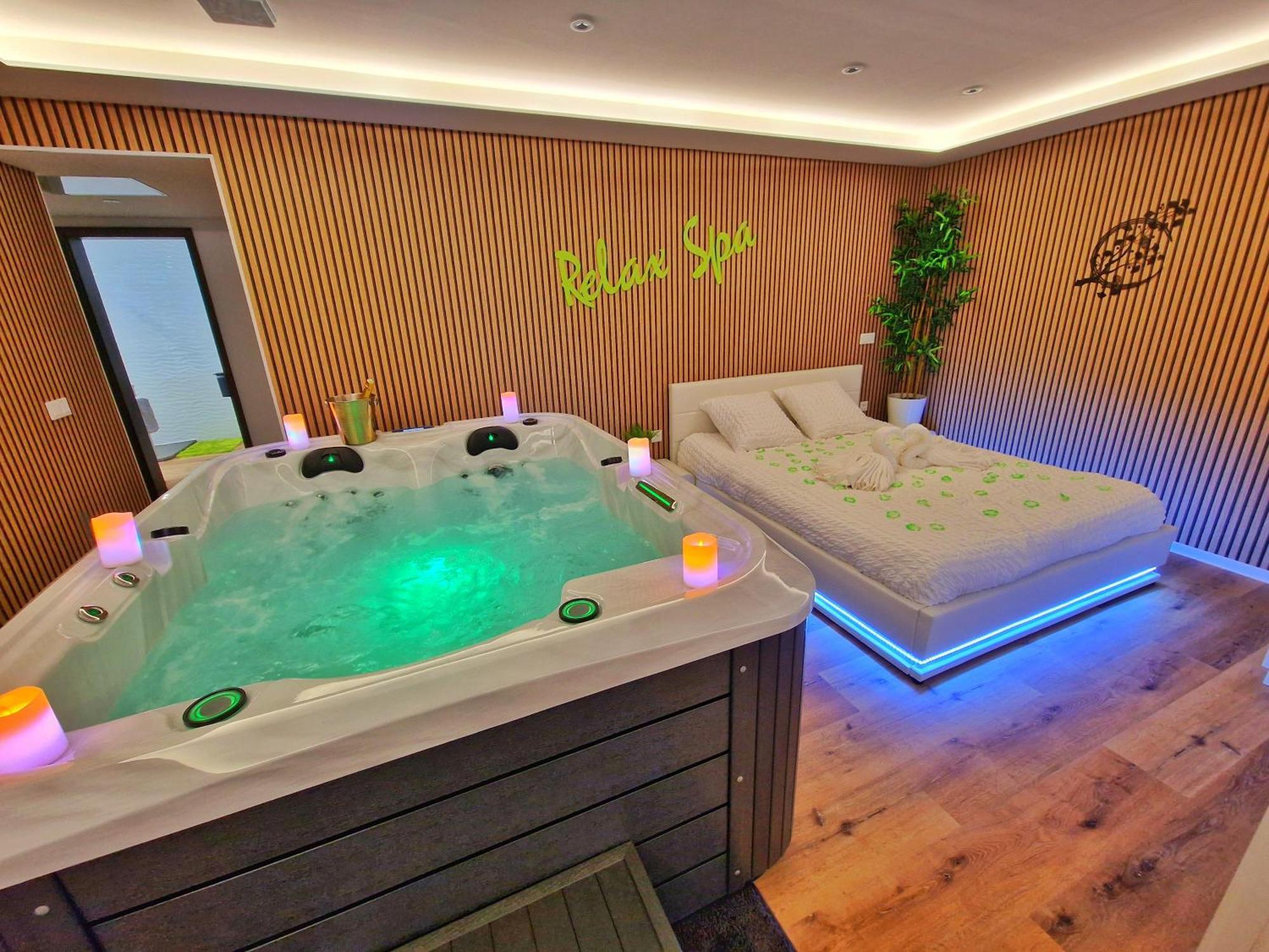 Relax Spa-4 Pers-Jacuzzi-Parking-Jardin-Clim-Colmar Muntzenheim Kültér fotó