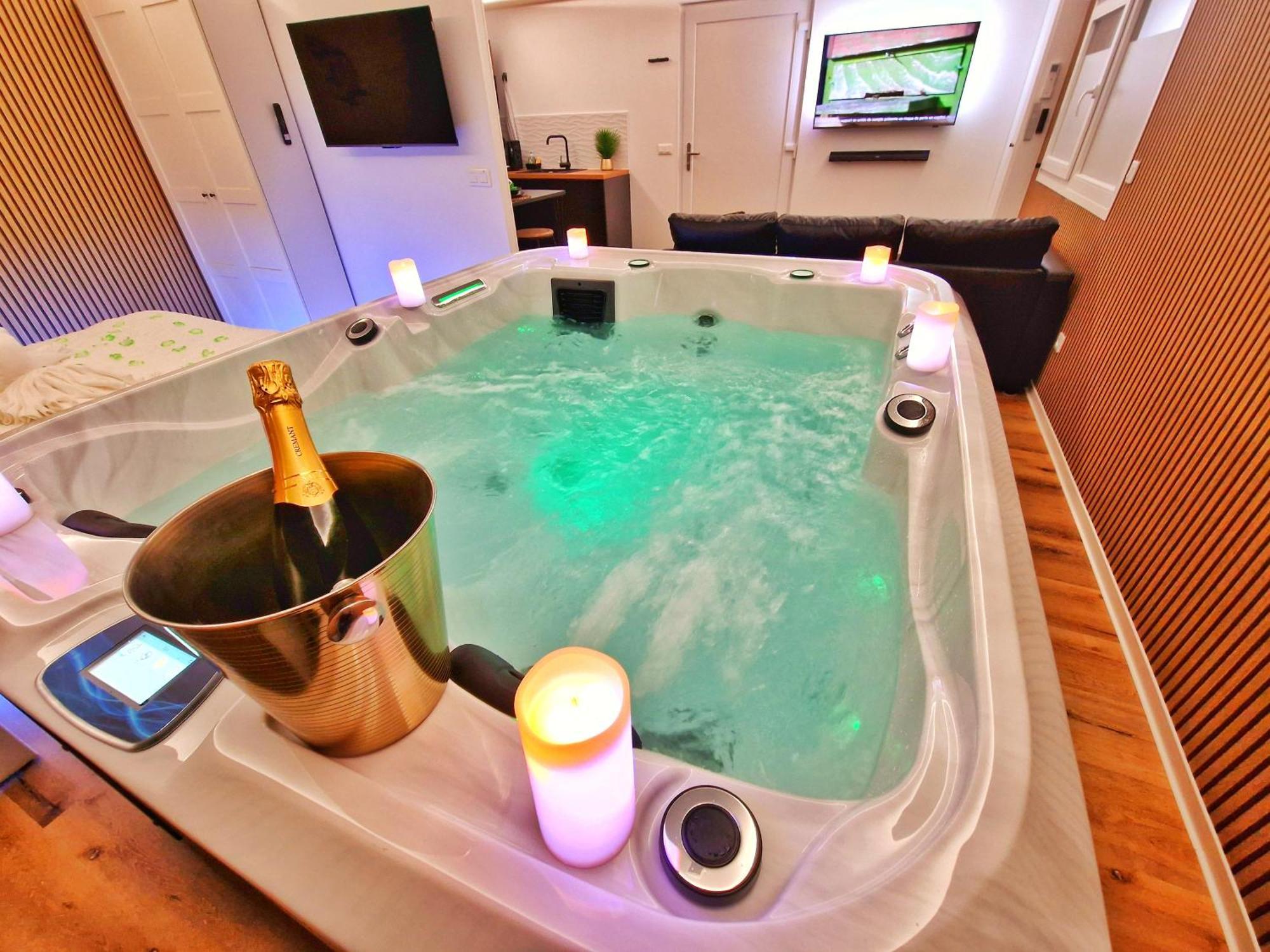 Relax Spa-4 Pers-Jacuzzi-Parking-Jardin-Clim-Colmar Muntzenheim Kültér fotó