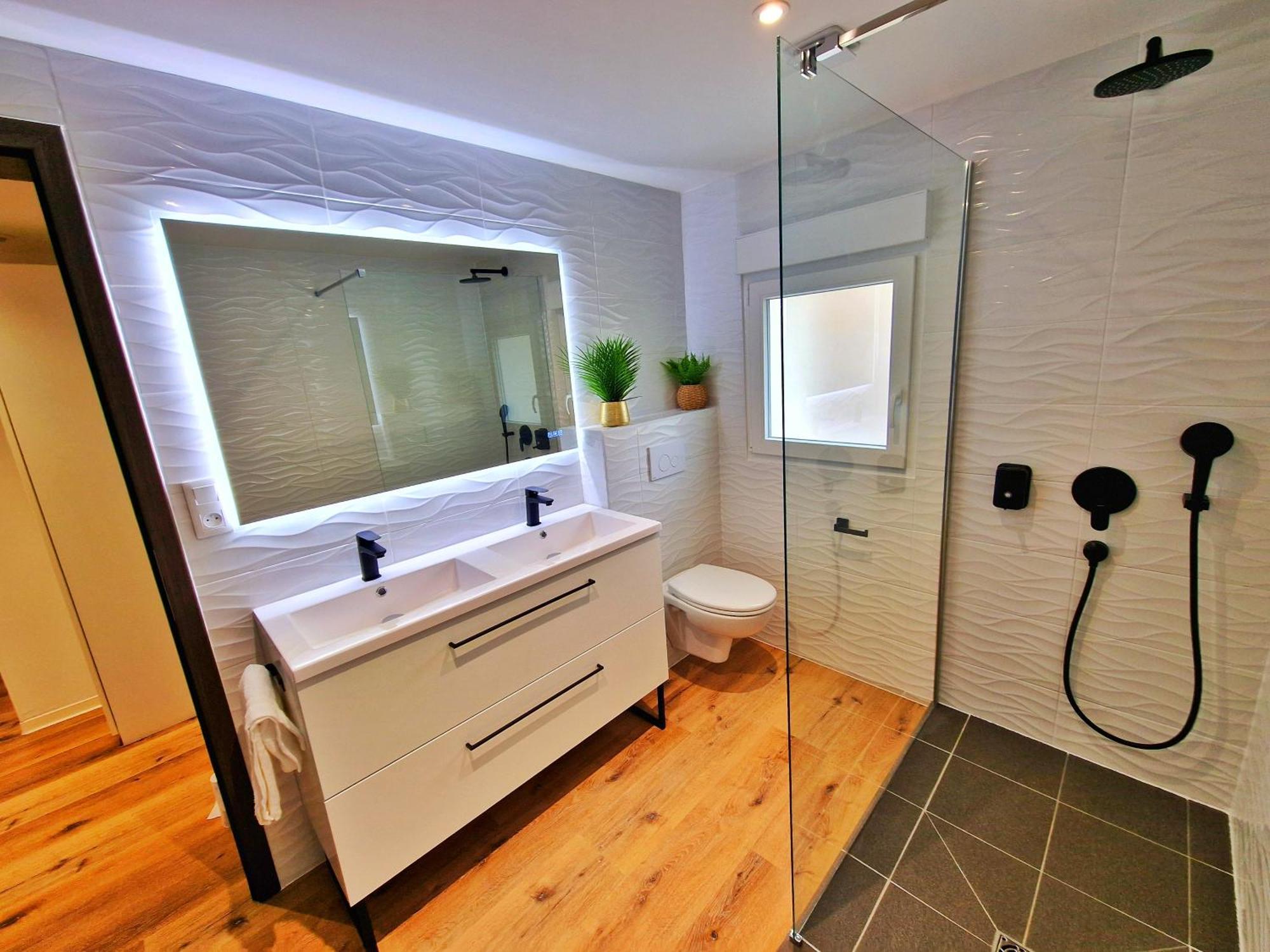 Relax Spa-4 Pers-Jacuzzi-Parking-Jardin-Clim-Colmar Muntzenheim Kültér fotó