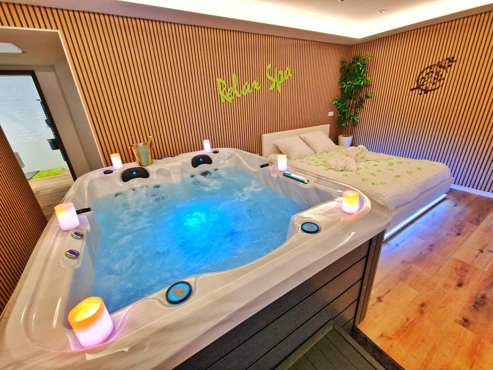 Relax Spa-4 Pers-Jacuzzi-Parking-Jardin-Clim-Colmar Muntzenheim Kültér fotó