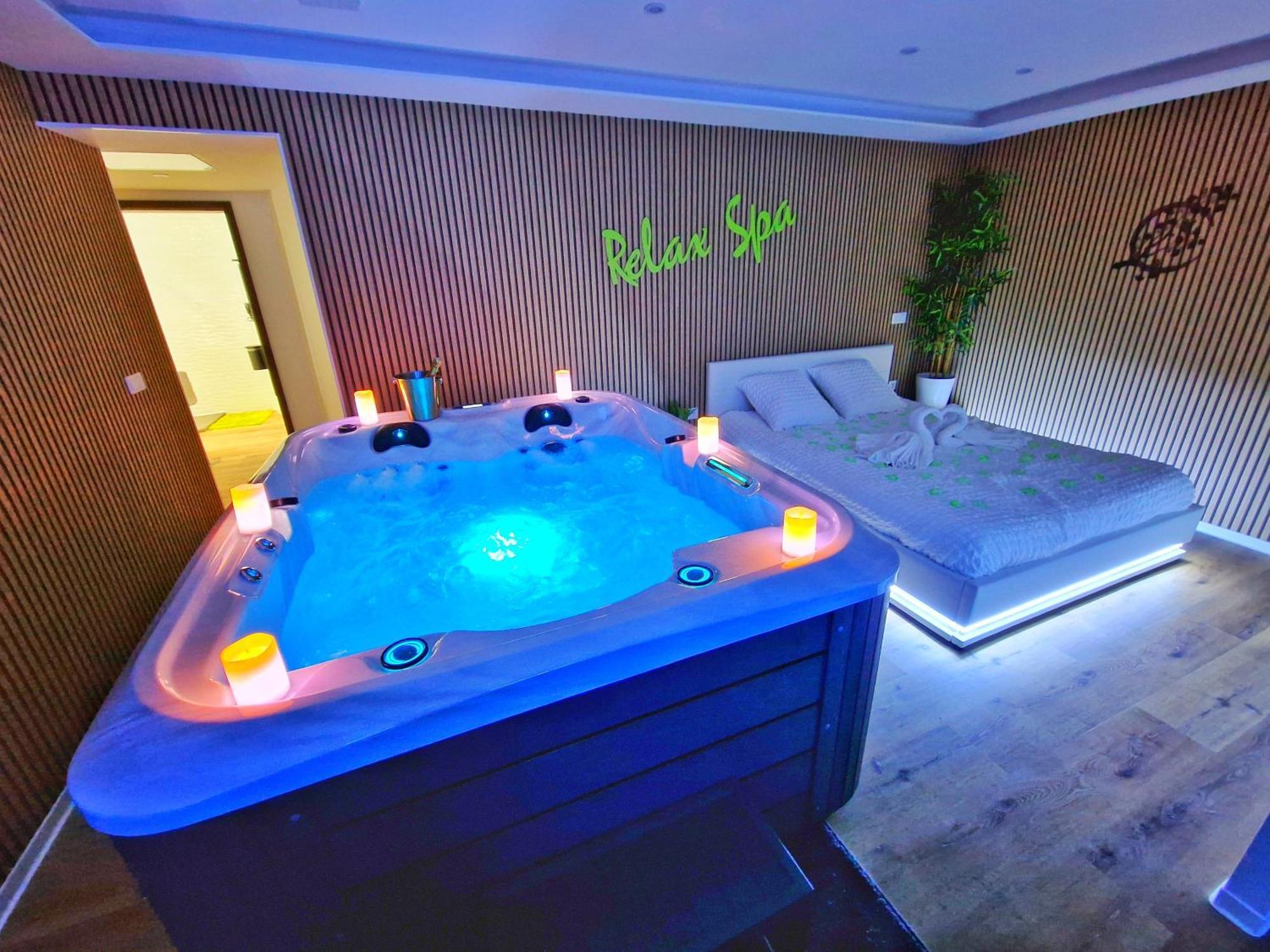 Relax Spa-4 Pers-Jacuzzi-Parking-Jardin-Clim-Colmar Muntzenheim Kültér fotó