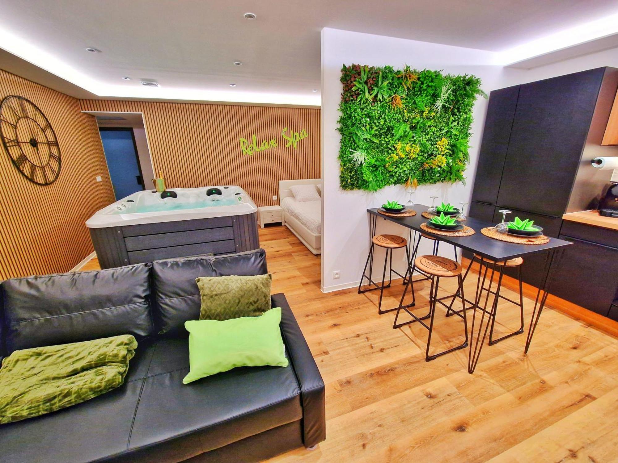 Relax Spa-4 Pers-Jacuzzi-Parking-Jardin-Clim-Colmar Muntzenheim Kültér fotó