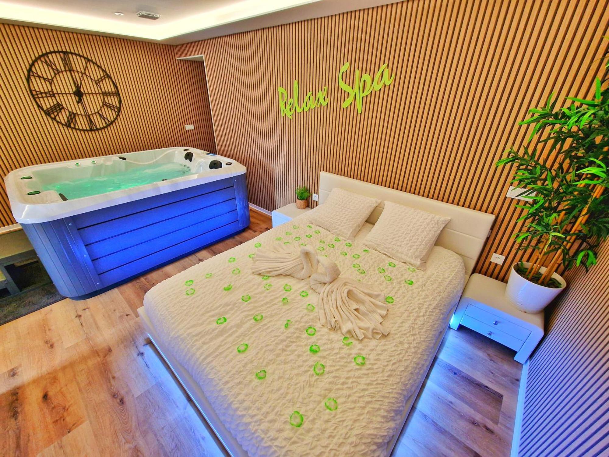Relax Spa-4 Pers-Jacuzzi-Parking-Jardin-Clim-Colmar Muntzenheim Kültér fotó